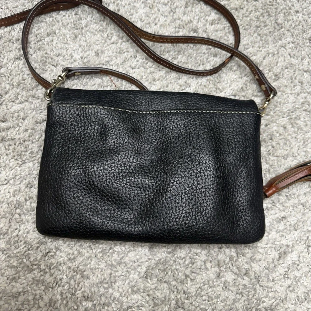 Dooney & Bourke pebble leather folder‎ zip crossbody purse bag black